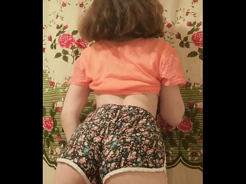 ❤️ Sexy jonge babe dy't har koarte broek op 'e kamera útstrielet Fucking video by ús fy.pornoreino-com.ru ❌️