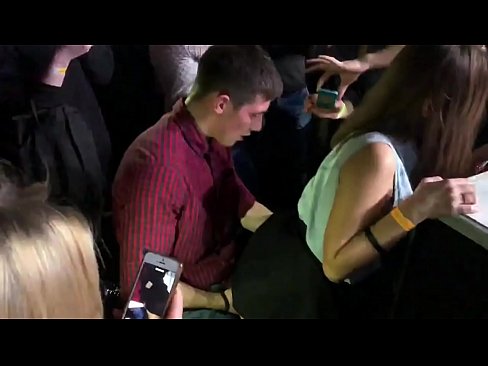 ❤️ Echte seks yn in Russyske nachtclub. 18-jierrich Russysk famke yn 'e anus en fagina neukt yn in nachtclub Fucking video by ús fy.pornoreino-com.ru ❌️
